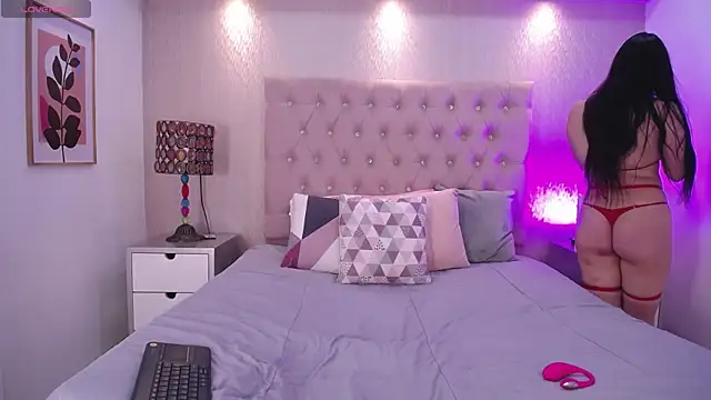 Snapshot of EmilyCley chatting on 09.29.25 EmilyCley online show from 09.29.25