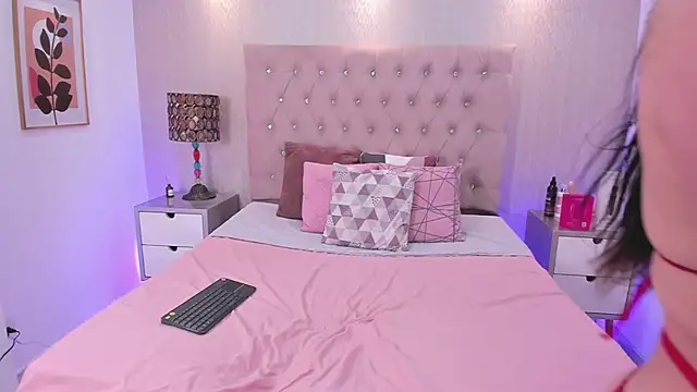 EmilyCley online show from 02.12.26