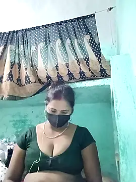 Snapshot of School_medam chatting on 09.28.25 School medam online show from 09.28.25