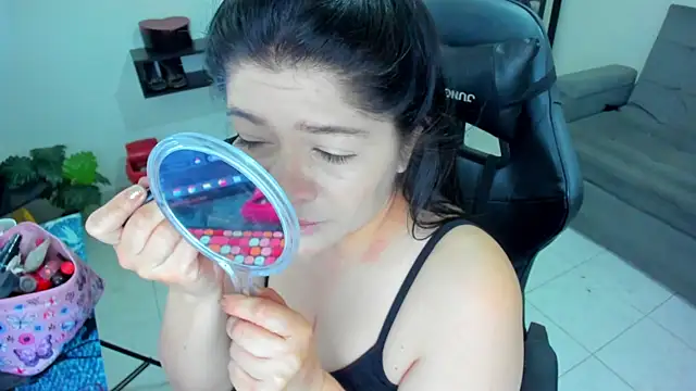 Snapshot of Miel_82 chatting on 11.06.25 Miel 82 online show from 11.06.25