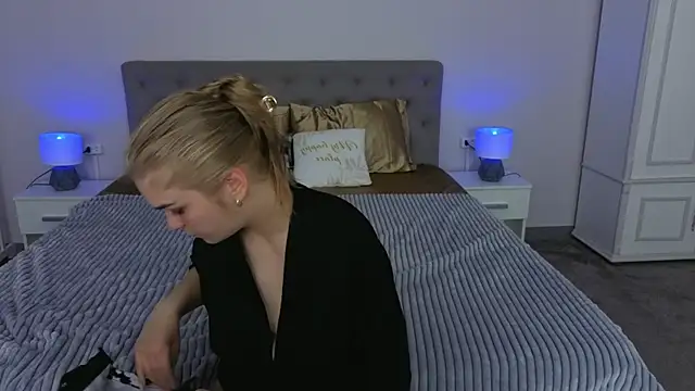 AlinaLiii online show from 04.06.26