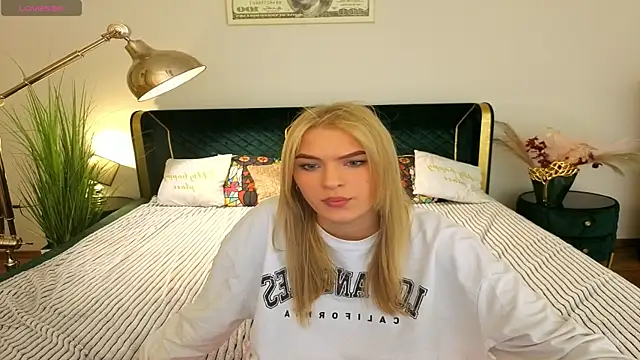 AlinaLiii online show from 04.30.26