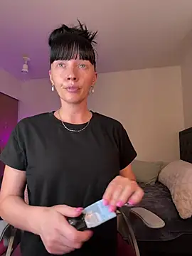 MaciiMayy online show from 07.11.26