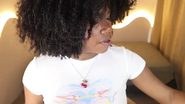 Snapshot of kehlannis_ chatting on 10.23.25 kehlannis online show from 10.23.25