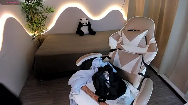 Snapshot of kehlannis_ chatting on 11.05.25 kehlannis online show from 11.05.25