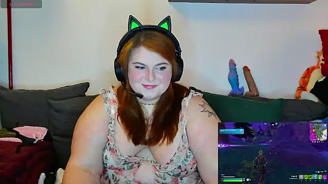 Snapshot of Chrissiosaurus chatting on 10.24.25 Chrissiosaurus online show from 10.24.25