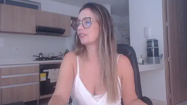 LovePaula online show from 04.16.26