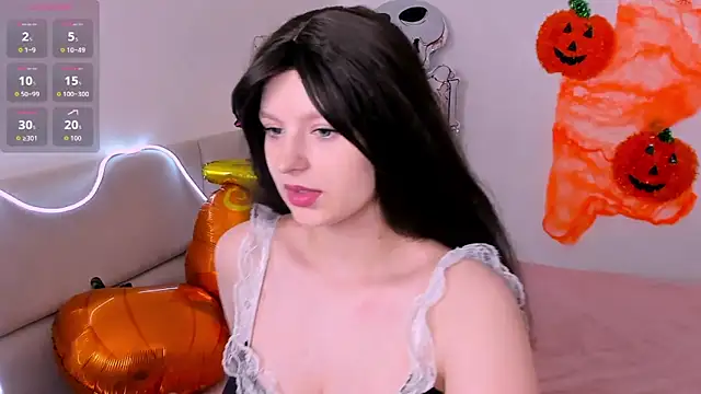 Snapshot of AishaAysitt chatting on 10.19.25 AishaAysitt online show from 10.19.25
