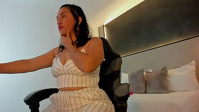 zoee zi online show from 11.25.25