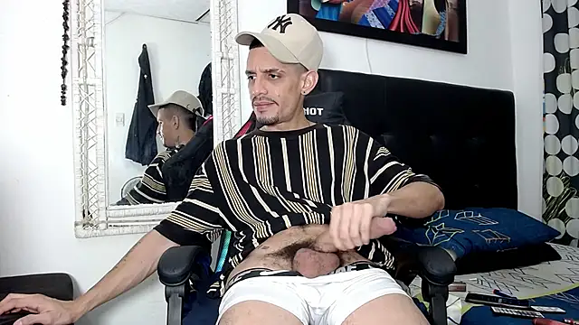 LATINO27CM online show from 06.21.26
