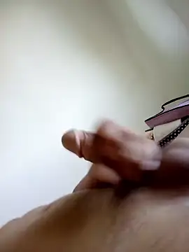 Snapshot of chikosexiii chatting on 10.21.25 chikosexiii online show from 10.21.25