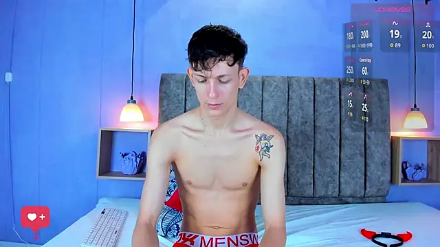 Snapshot of Bianca_Ethan chatting on 10.05.25 Bianca Ethan online show from 10.05.25