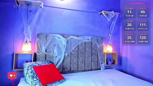 Snapshot of Bianca_Ethan chatting on 10.17.25 Bianca Ethan online show from 10.17.25