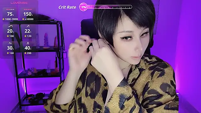 Snapshot of Goddess_Jin chatting on 10.06.25 Goddess Jin online show from 10.06.25