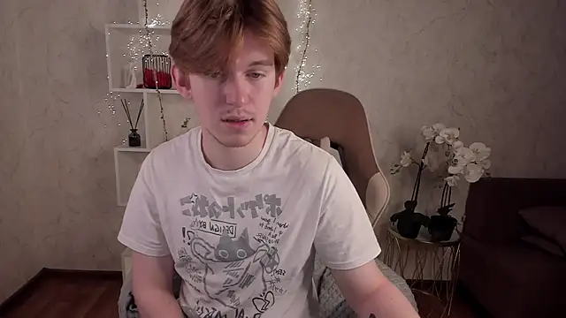 Snapshot of Vincent_Pots chatting on 09.28.25 Vincent Pots online show from 09.28.25