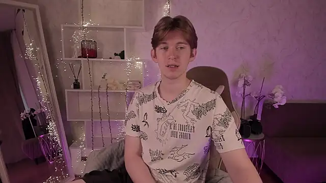 Snapshot of Vincent_Pots chatting on 10.05.25 Vincent Pots online show from 10.05.25