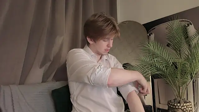 Snapshot of Vincent_Pots chatting on 10.12.25 Vincent Pots online show from 10.12.25