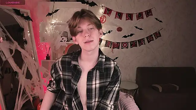 Snapshot of Vincent_Pots chatting on 11.02.25 Vincent Pots online show from 11.02.25