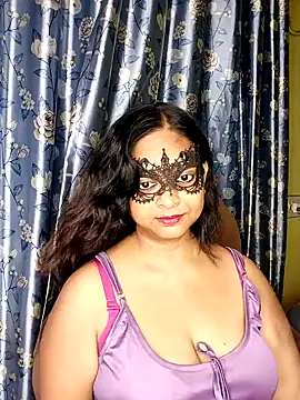 Snapshot of Big_Ass_Nikita chatting on 10.19.25 Big Ass Nikita online show from 10.19.25