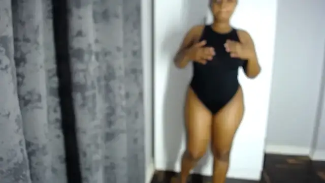 Snapshot of Juiceybileh chatting on 10.30.25 Juiceybileh online show from 10.30.25