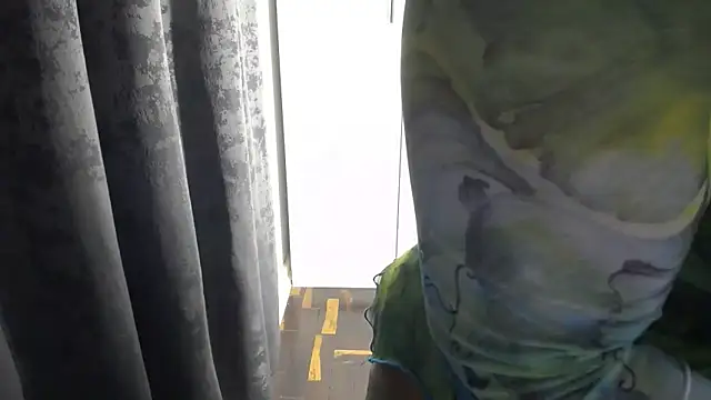 Snapshot of Juiceybileh chatting on 11.09.25 Juiceybileh online show from 11.09.25