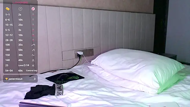 Snapshot of Vaso69_ chatting on 11.01.25 Vaso69 online show from 11.01.25