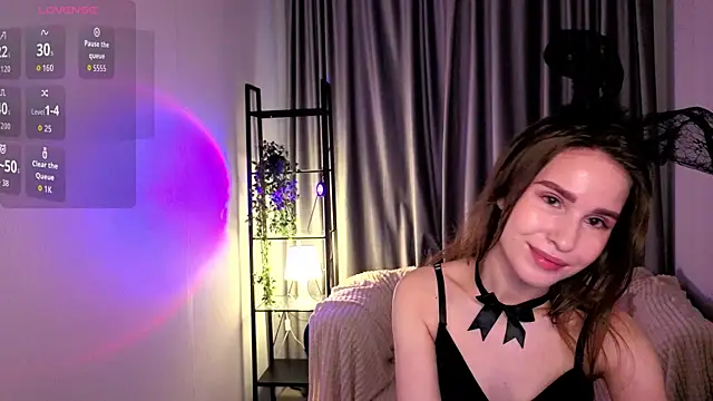 Snapshot of chatting on 10.25.25 online show from 10.25.25