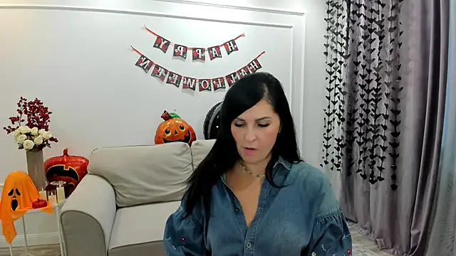 Snapshot of Moon_Veloure1 chatting on 10.16.25 Moon Veloure1 online show from 10.16.25