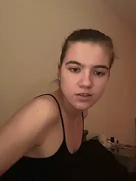 Snapshot of Lucy-XXX- chatting on 10.07.25 Lucy-XXX- online show from 10.07.25