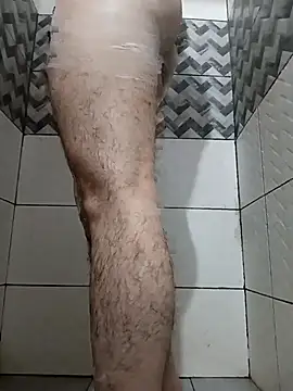 Snapshot of xxx-yz chatting on 10.17.25 xxx-yz online show from 10.17.25