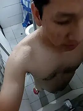 Snapshot of xxx-yz chatting on 10.24.25 xxx-yz online show from 10.24.25