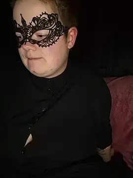 Snapshot of Katy2323 chatting on 10.07.25 Katy2323 online show from 10.07.25