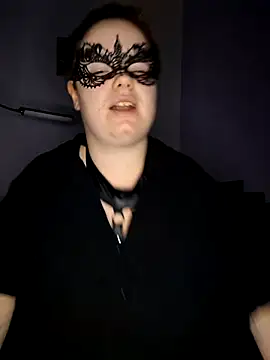 Snapshot of Katy2323 chatting on 10.13.25 Katy2323 online show from 10.13.25