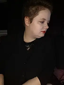 Snapshot of Katy2323 chatting on 10.19.25 Katy2323 online show from 10.19.25