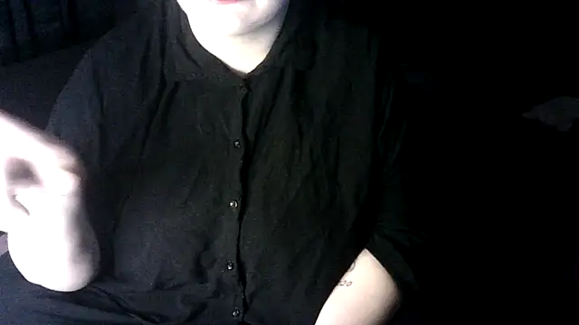 Snapshot of Katy2323 chatting on 10.22.25 Katy2323 online show from 10.22.25