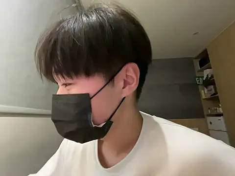 Snapshot of Yo155 chatting on 10.02.25 Yo155 online show from 10.02.25