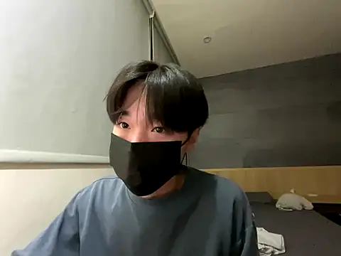 Snapshot of Yo155 chatting on 10.03.25 Yo155 online show from 10.03.25