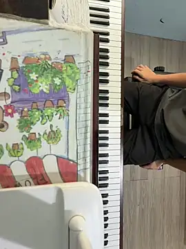 Snapshot of Yo155 chatting on 10.18.25 Yo155 online show from 10.18.25