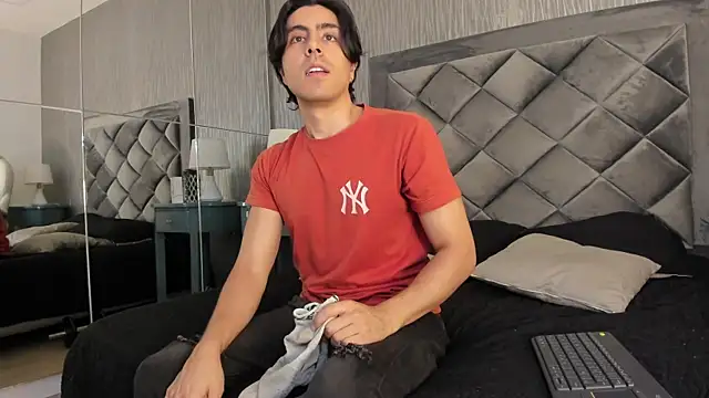 dylan cross  online show from 09.25.25