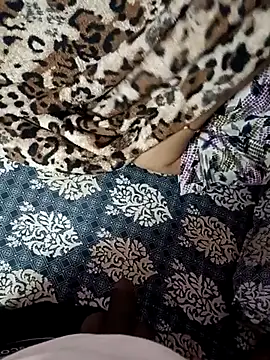 Snapshot of HotLugai97 chatting on 10.15.25 HotLugai97 online show from 10.15.25