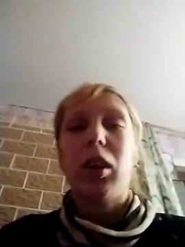 Snapshot of Ponka2011 chatting on 10.28.25 Ponka2011 online show from 10.28.25