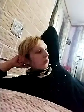 Snapshot of Ponka2011 chatting on 11.06.25 Ponka2011 online show from 11.06.25