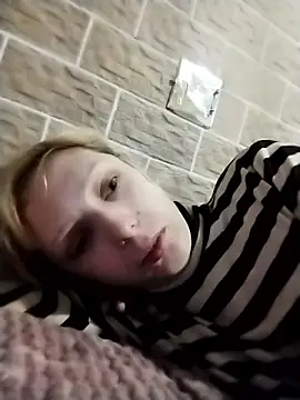 Snapshot of Ponka2011 chatting on 11.08.25 Ponka2011 online show from 11.08.25