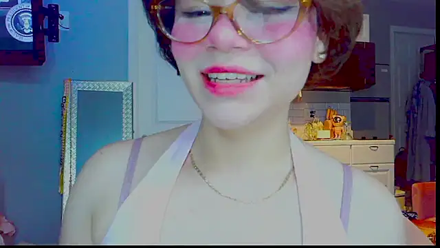 LunaMilav online show from 09.28.25