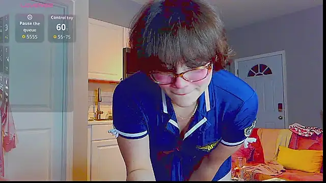 LunaMilav online show from 10.02.25