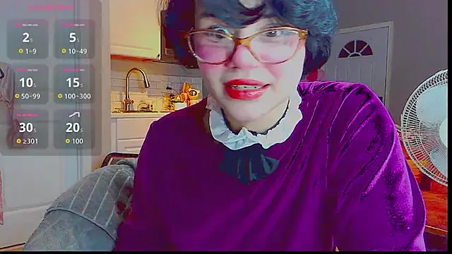 LunaMilav online show from 10.04.25