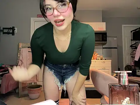 LunaMilav online show from 10.11.25