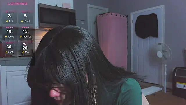 LunaMilav online show from 10.18.25