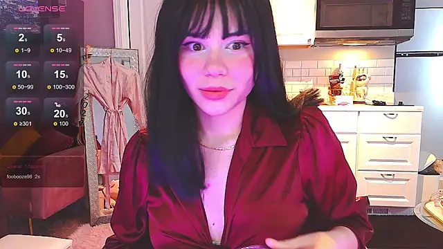 LunaMilav online show from 11.04.25