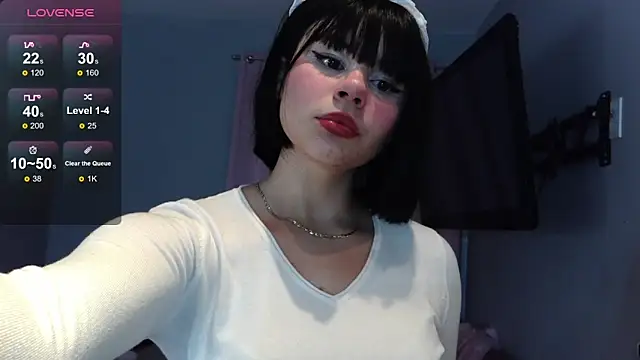 LunaMilav online show from 11.07.25